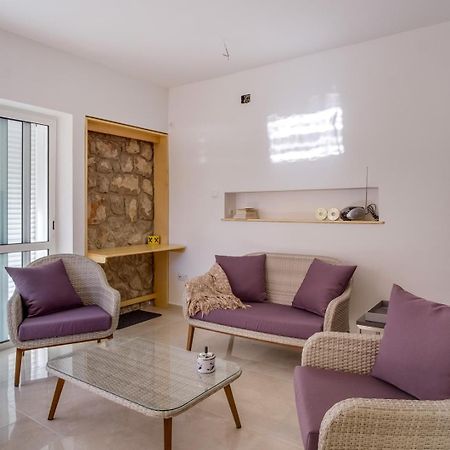 מאלי לוסיניי Elegant Apartment Iris מראה חיצוני תמונה