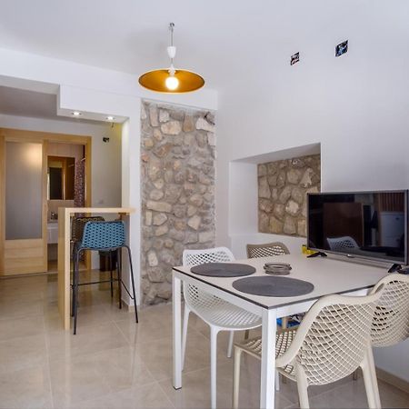 מאלי לוסיניי Elegant Apartment Iris מראה חיצוני תמונה