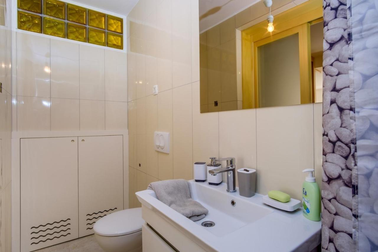 מאלי לוסיניי Elegant Apartment Iris מראה חיצוני תמונה