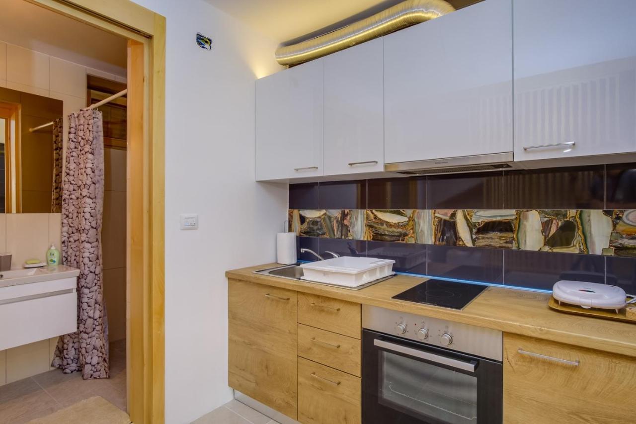 מאלי לוסיניי Elegant Apartment Iris מראה חיצוני תמונה